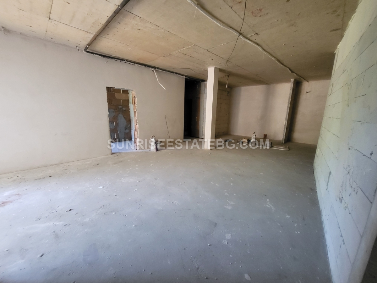 SPACIOUS FOUR-ROOM APARTMENT