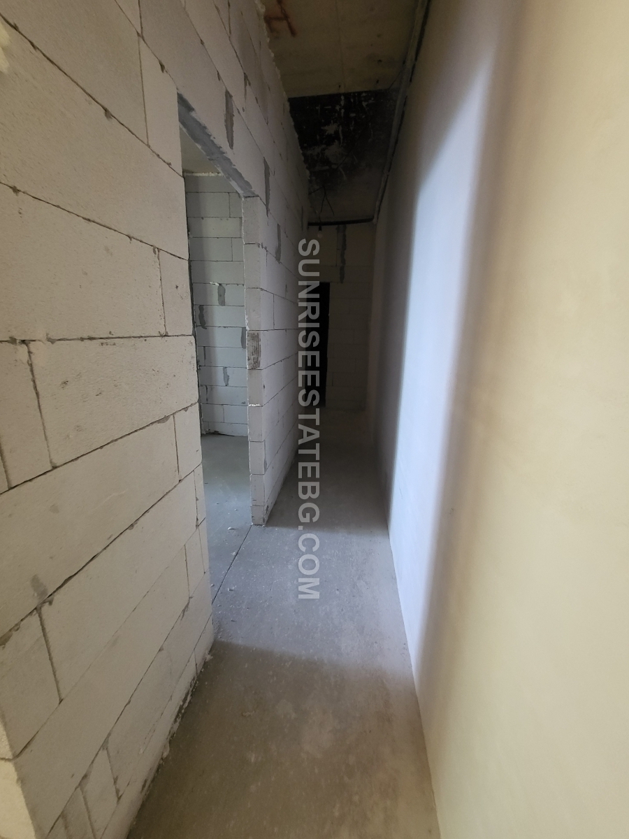 SPACIOUS FOUR-ROOM APARTMENT
