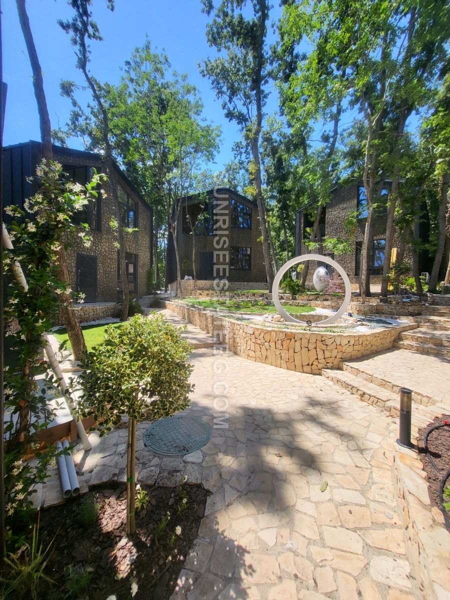 HOUSE IN A GATED COMPLEX WITH ACT 16
